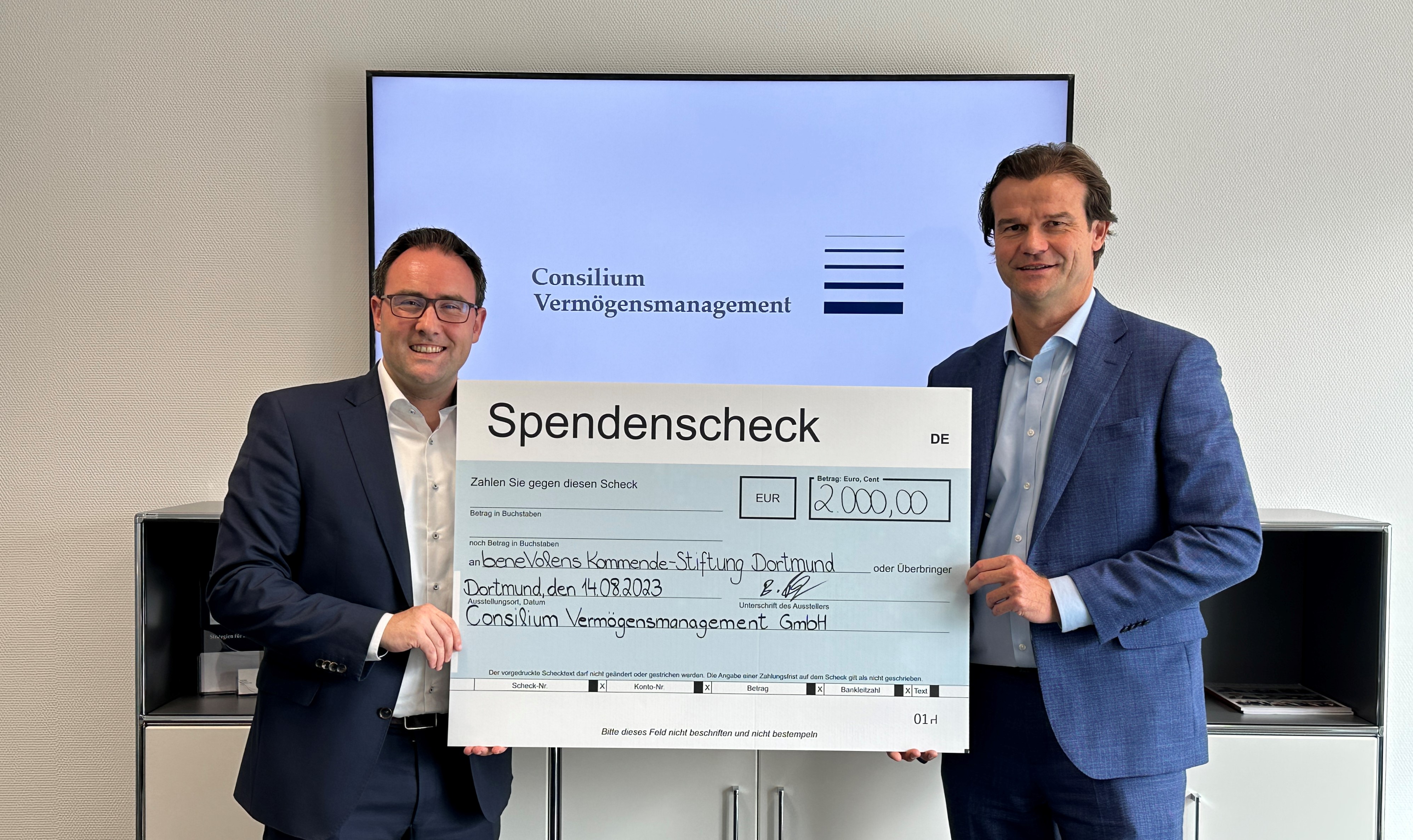 Spendenübergabe anlässlich des 12. Consilium Investmentabends